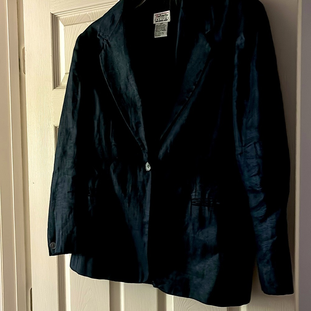Linen, black blazer